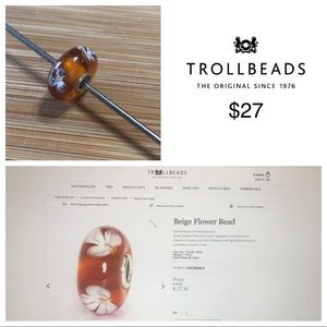 Trollbeads - Beige Flower Bead